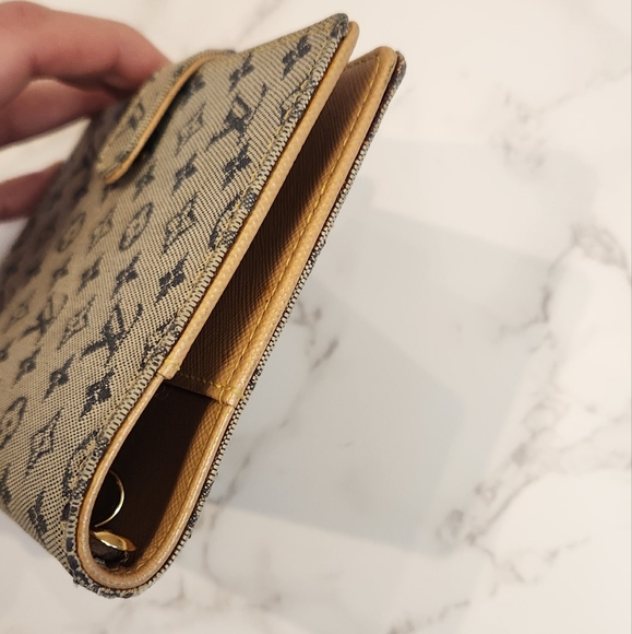 Authentic Louis Vuitton Mini Lin PM Agenda - Picture 5 of 8